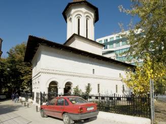 Biserica Scaune - perspectiva laterala