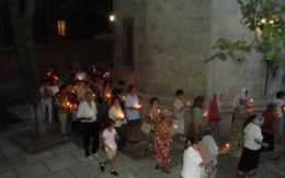 Procesiune in jurul Bisericii Scaune